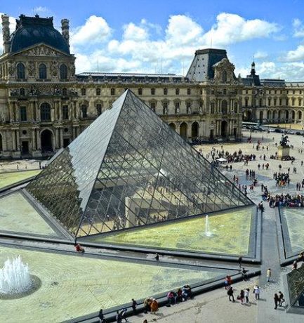 The famous ‘Salvator Mundi’ to be set up at The Louvre beside The Mona Lisa!